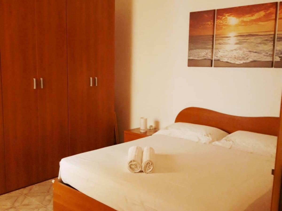 Casa Vacanze Sonia ตอร์เลลาปิลโล ภายนอก รูปภาพ