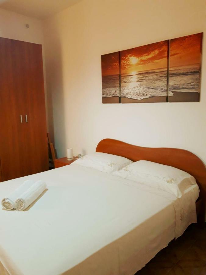 Casa Vacanze Sonia ตอร์เลลาปิลโล ภายนอก รูปภาพ